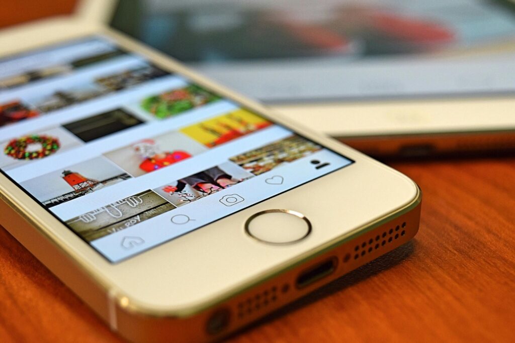 Instagram Locked Reels feature, the process of locking reels with a password on Instagram, a beneficial feature for influencers and creators